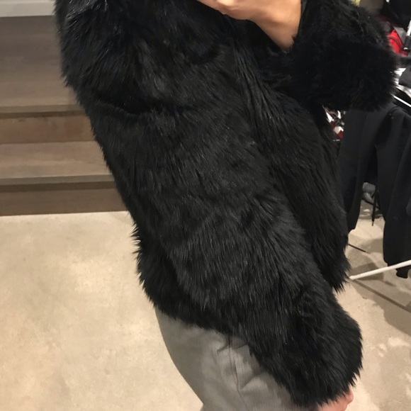 Aritzia Faux Fur Bomber Coat - Picture 4 of 7
